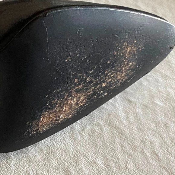 Maria Cristina Woman's Leather Pointy Toe Pumps - Picture 12 of 15